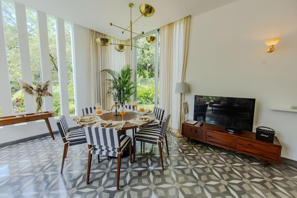 Presidential Luxury Villa Anjuna With Pvt Pool & Bathtub, Most Prime Location ภายนอก รูปภาพ